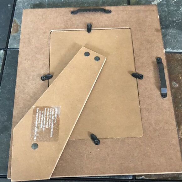 Creative Coop red white and blue wood 5 x7 picture frame - Picture 3 of 4